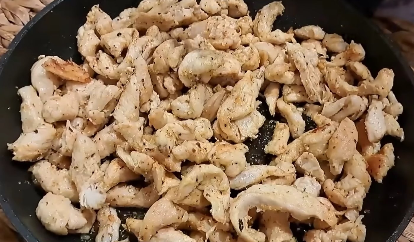 Новорічний салат з 3-х інгредієнтів! "Цибулевий" - з маминого зошита