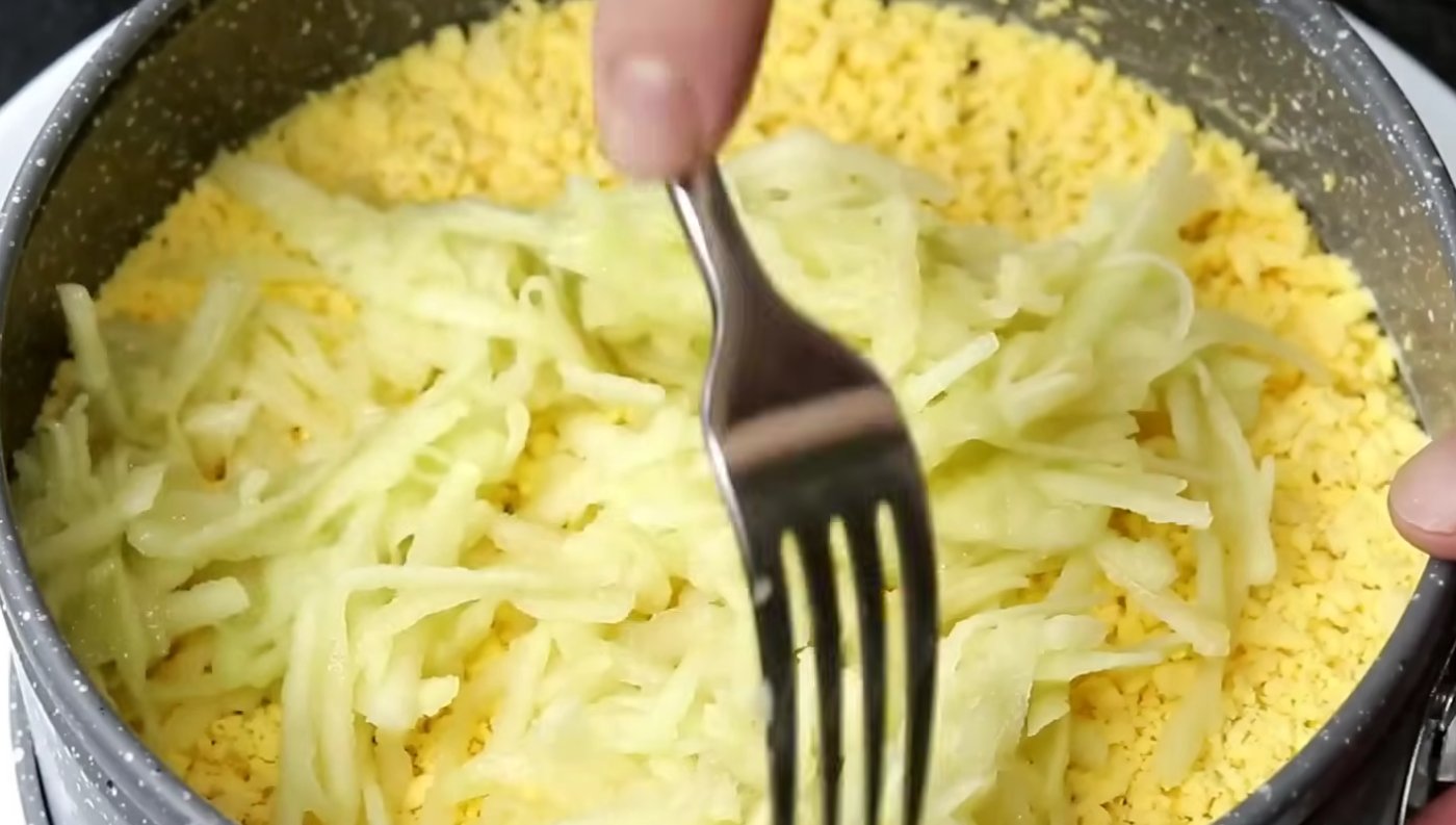 Салат на Новий рік 2026 Оселедець в білій шубі