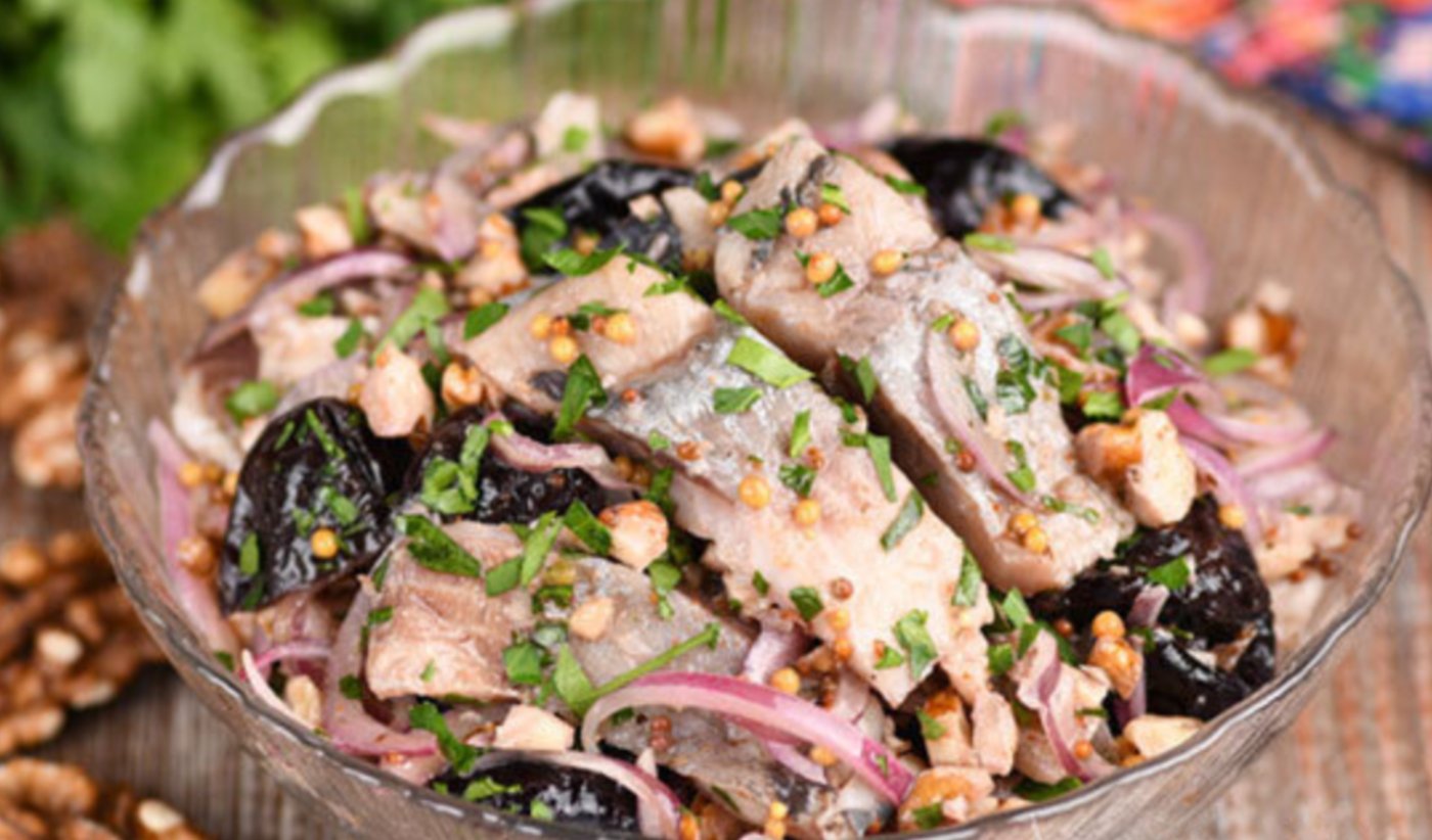 оселедець з чорносливом