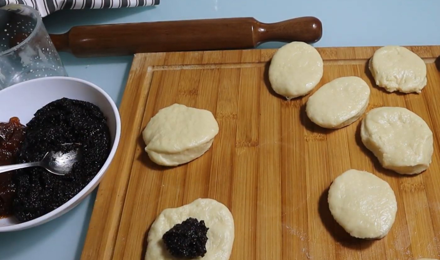 Пампухи на картопляному відварі, які довго не черствіють!