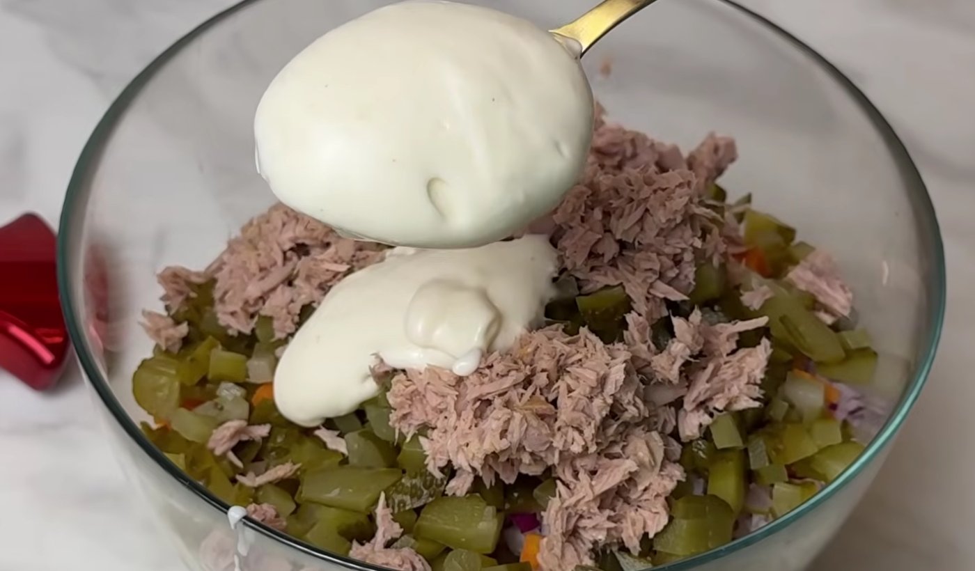 Пісний салат Олів’є з домашнім майонезом без яєць і молока