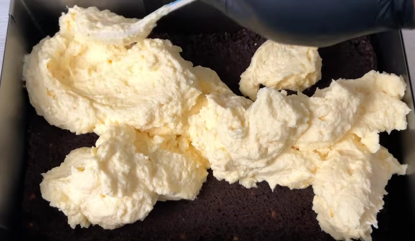 Одним коржем! Перевернутий пляцок "Рожевий мак" від відомої на всю Галичину пекарки