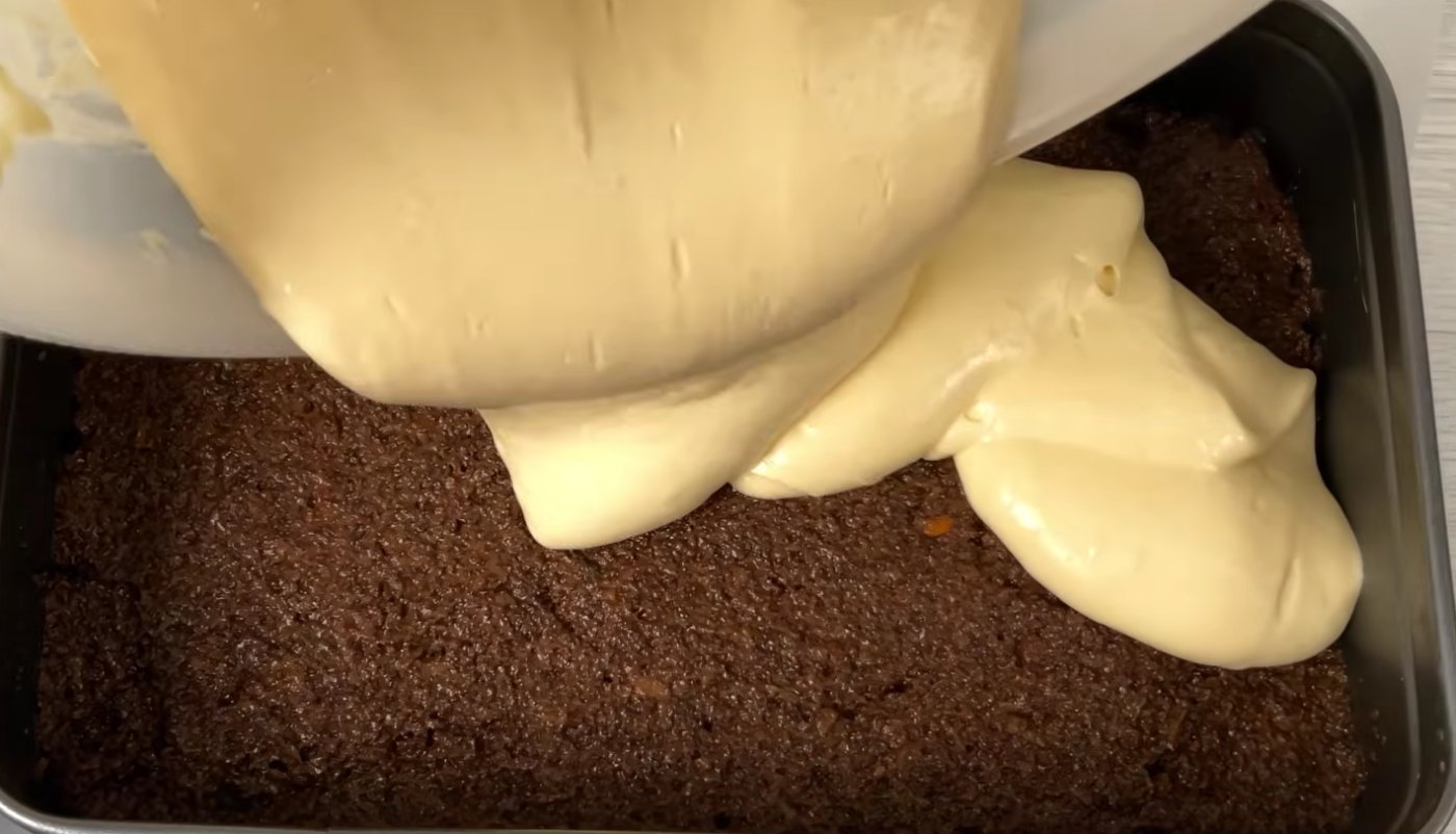 Одним коржем! Перевернутий пляцок "Рожевий мак" від відомої на всю Галичину пекарки