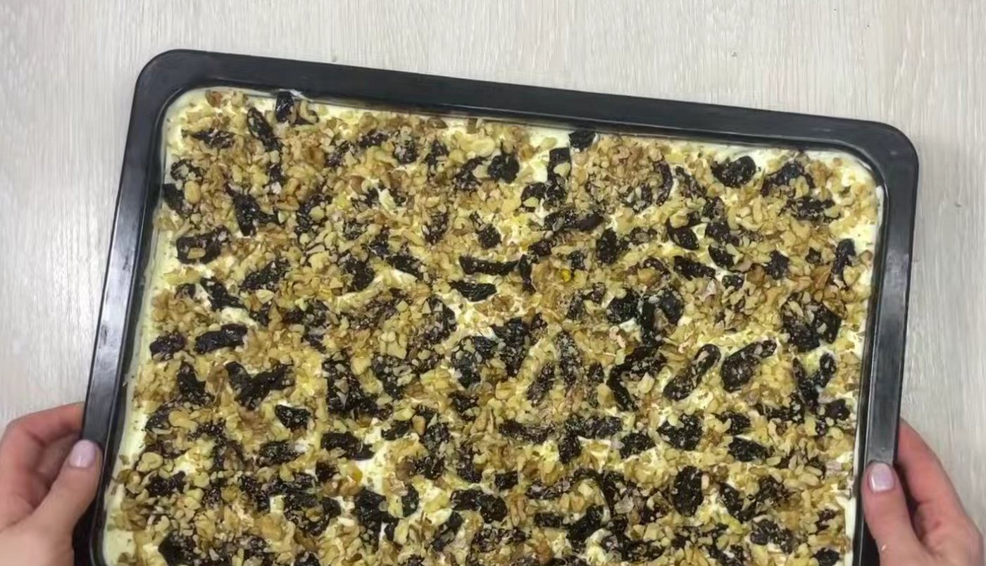 Одним коржем! Пляцок з Чорносливом, горіхами і шоколадом - легкий рецепт