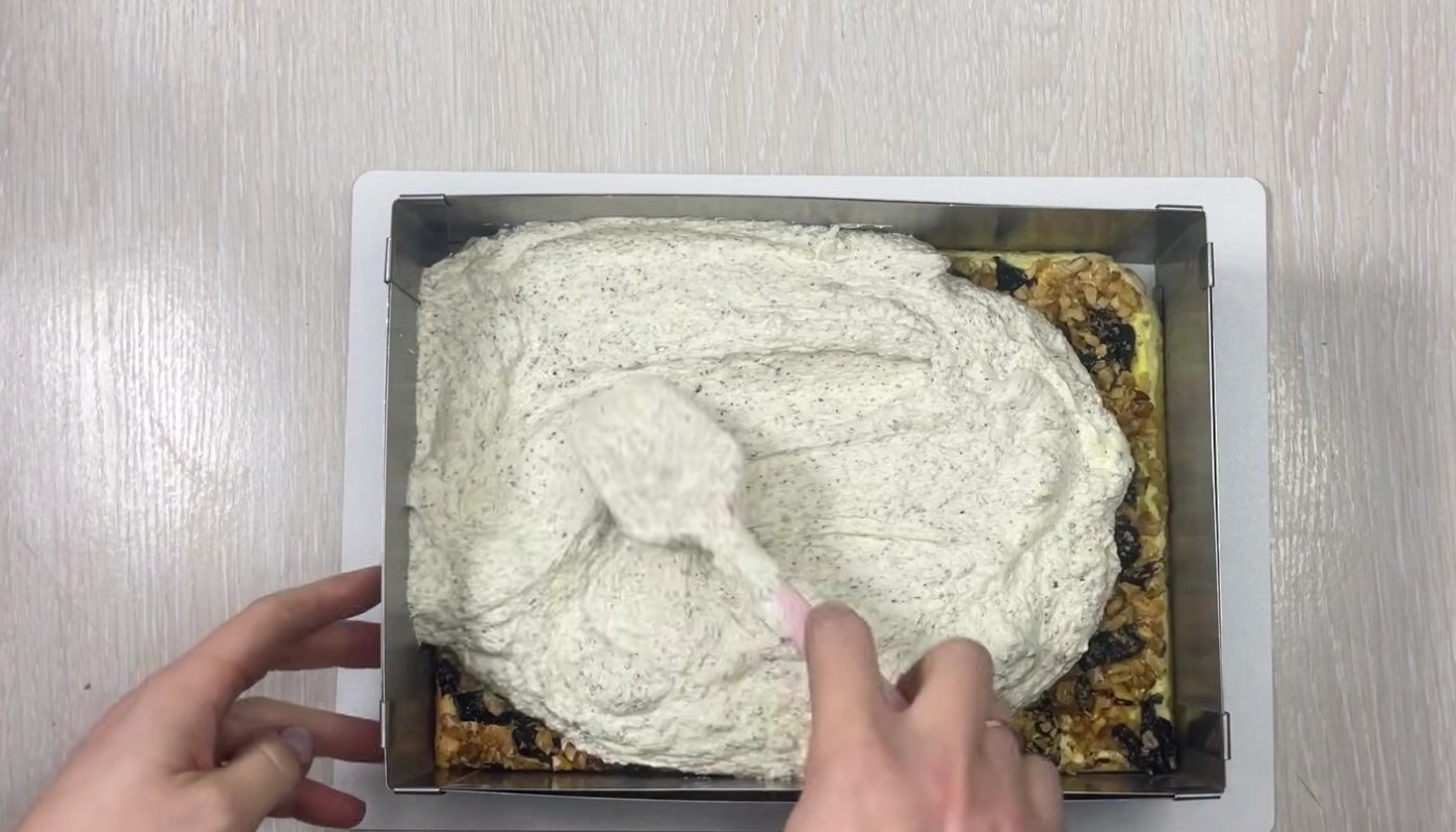 Одним коржем! Пляцок з Чорносливом, горіхами і шоколадом - легкий рецепт