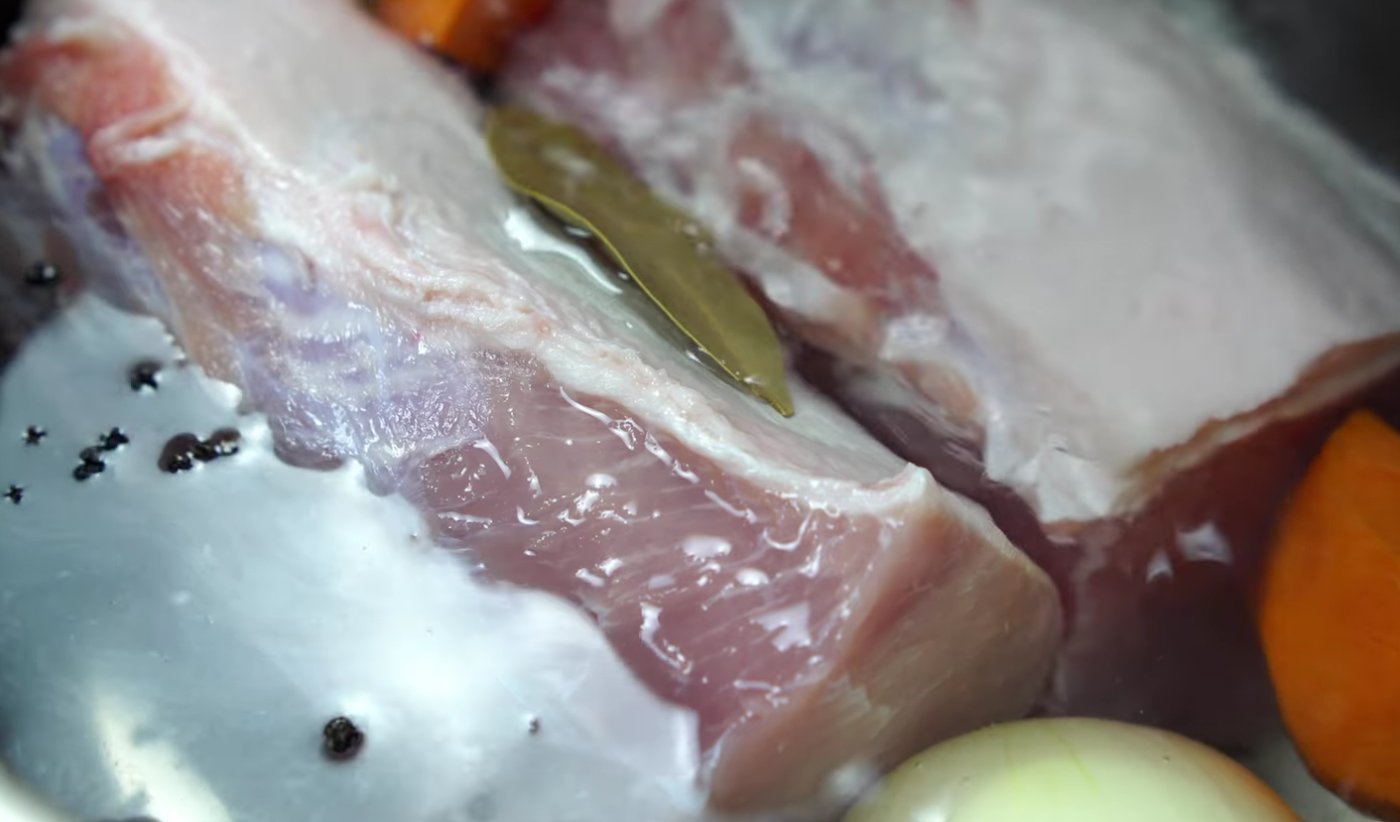 Полядвиця "Як на Різдво": домашнє "Натерте часничком" м'ясо на святковий стіл!