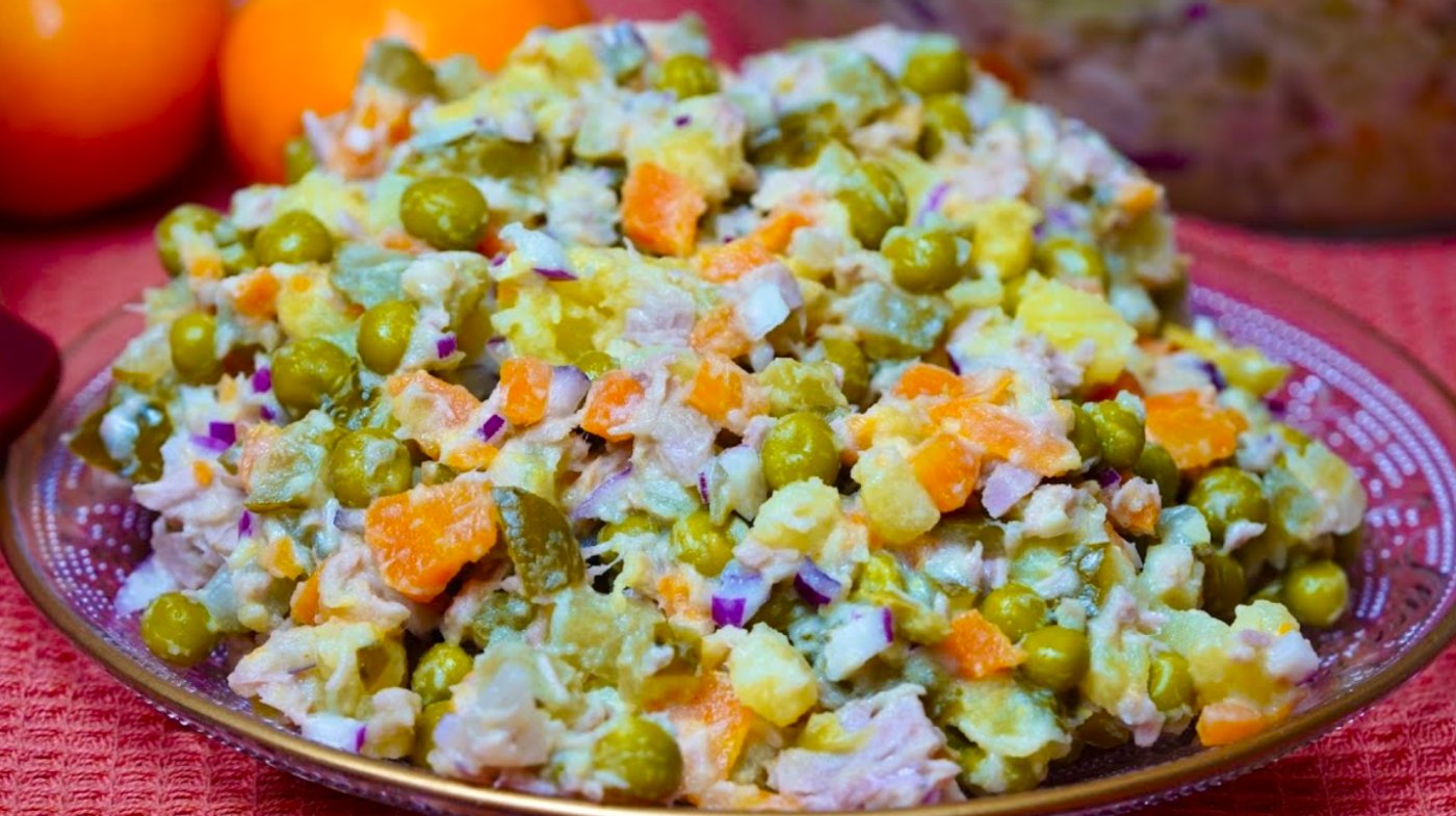 Пісний салат Олів’є з домашнім майонезом без яєць і молока