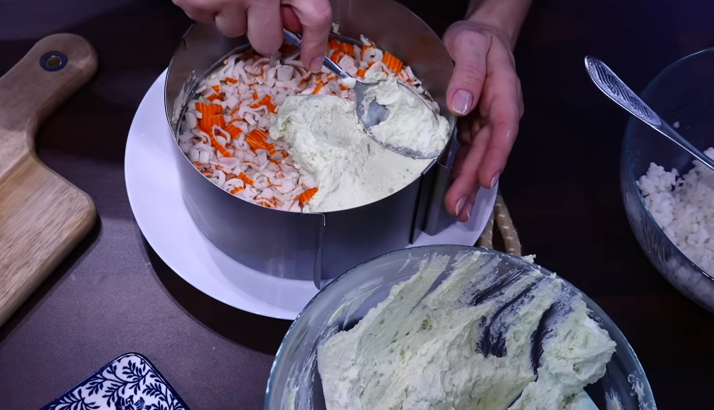 Новомодний салат з червоною рибою і авокадо! Вже всі подружки записали рецепт