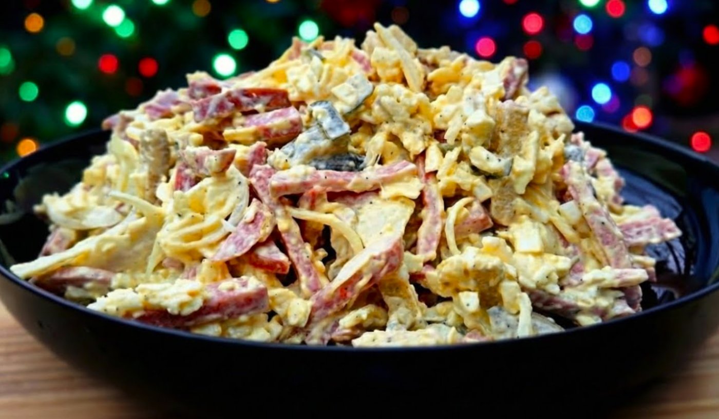 Знайшла найсмачніший салат з ковбаси! 10 хвилин і готовий