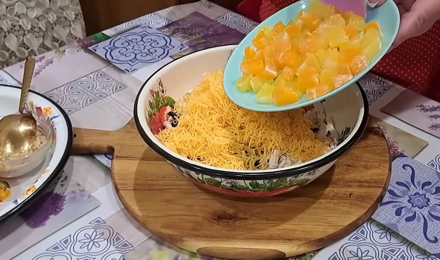 Салат з куркою, який підкорить всіх гостей на Новий рік 2026