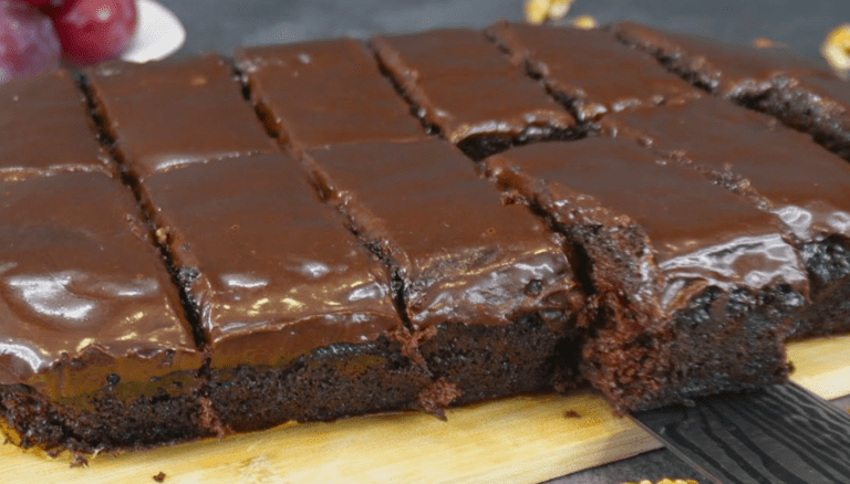 Шоколадний пиріг до чаю "Стефанія"! Найшвидший рецепт, який тільки може бути