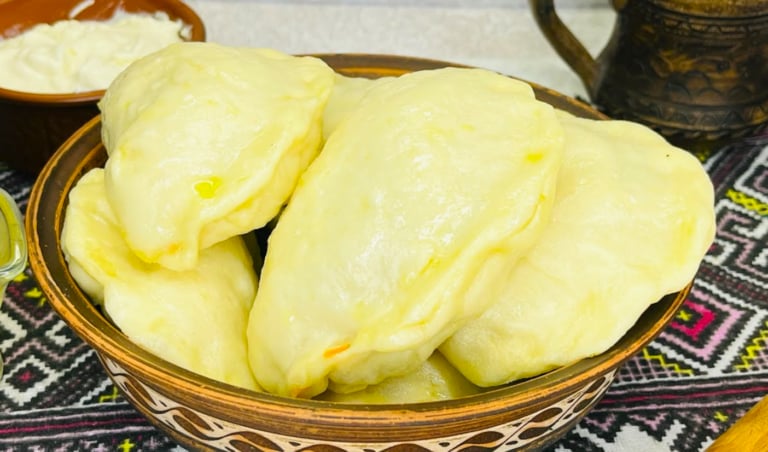 Вареники з квашеною капустою - над паром! Пухке тісто для будь-якої начинки