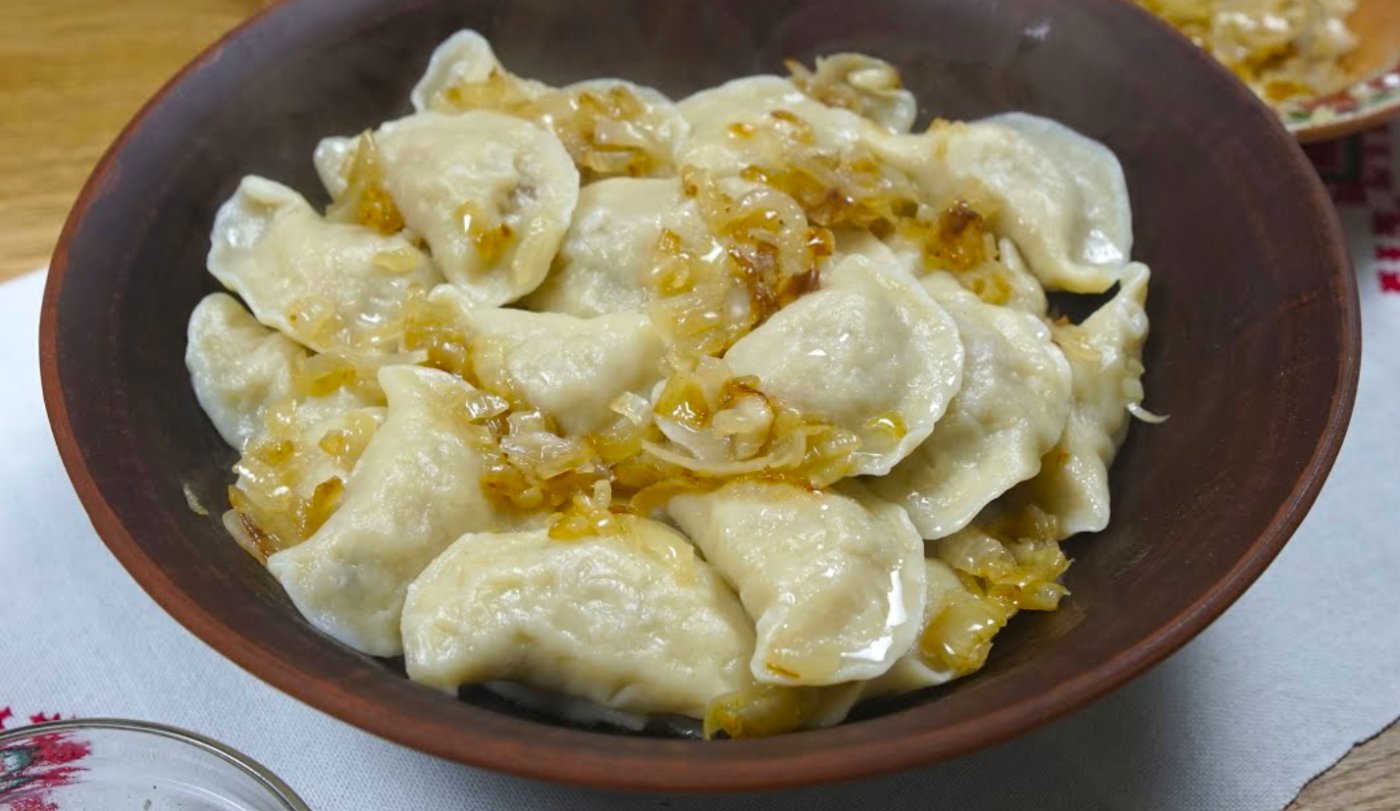 Вареники з капустою - ті самі, які подають, коли з’являється перша зірка. Найкраще тісто