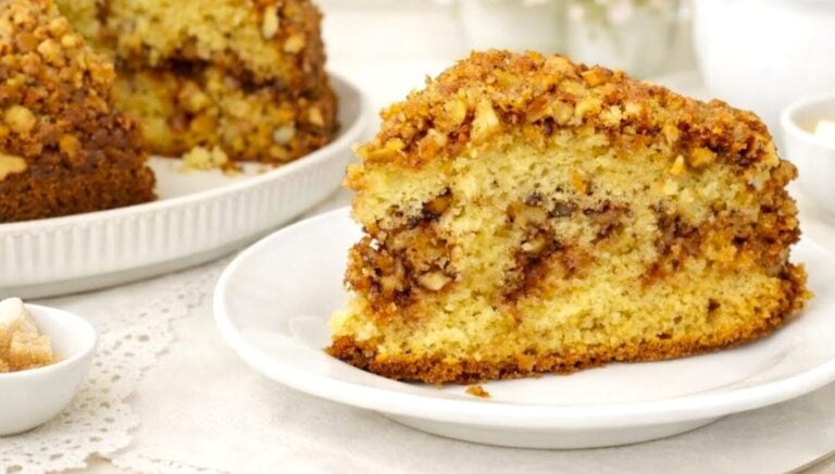 Кожен день щось печу до чаю, а цей Горіховий пиріг найчастіше! Найсмачніша випічка