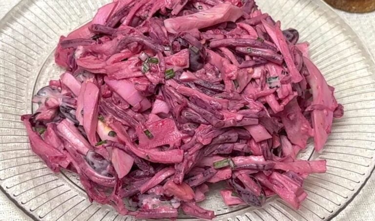 З'їдять за хвилину! Незвичайно простий і смачний Салат зі звичайного буряка!