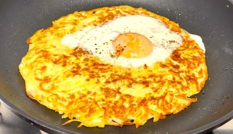 Просто натріть картоплю і вилийте 2 яйця і результат буде вражаючий!