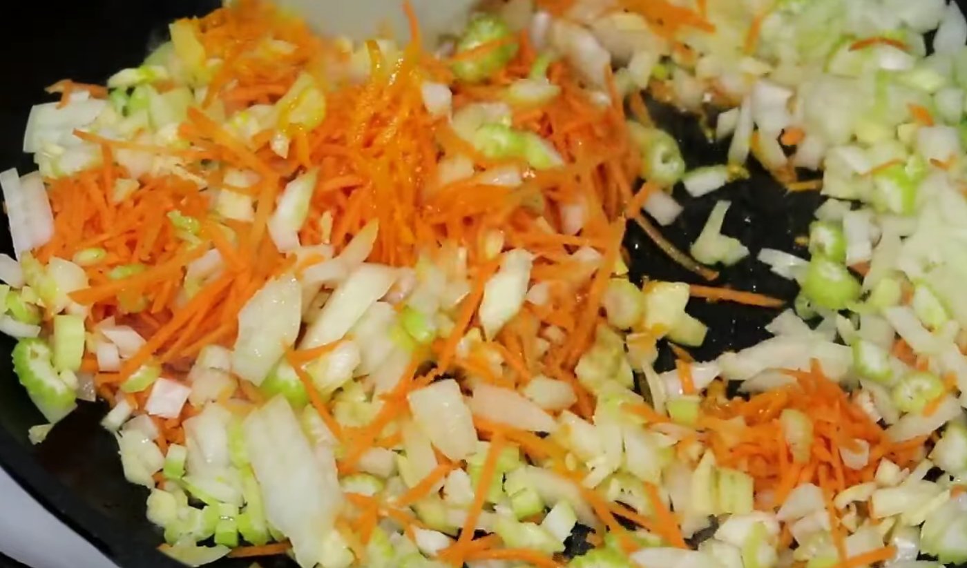 грецький суп з квасолею