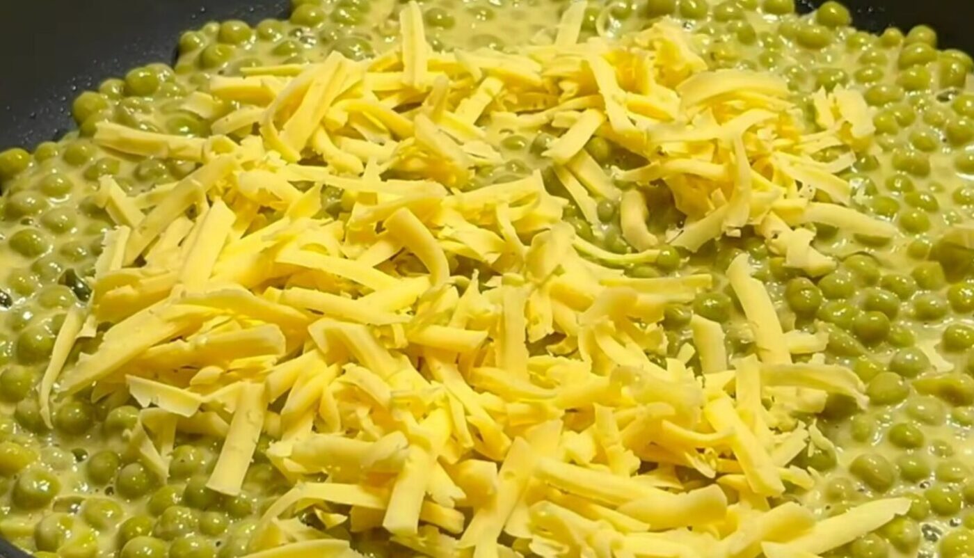 Омлет з горошком