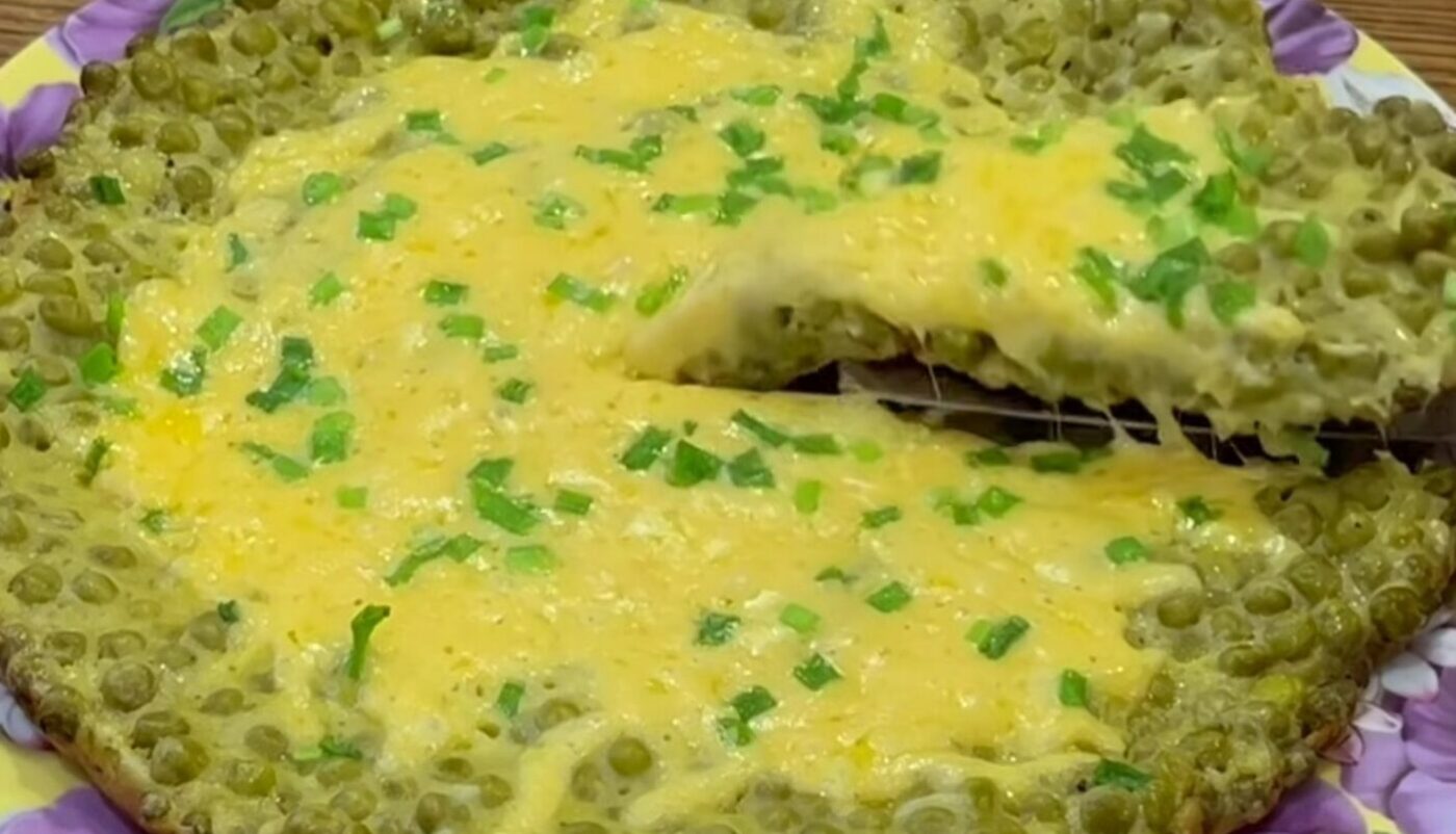 Омлет з горошком