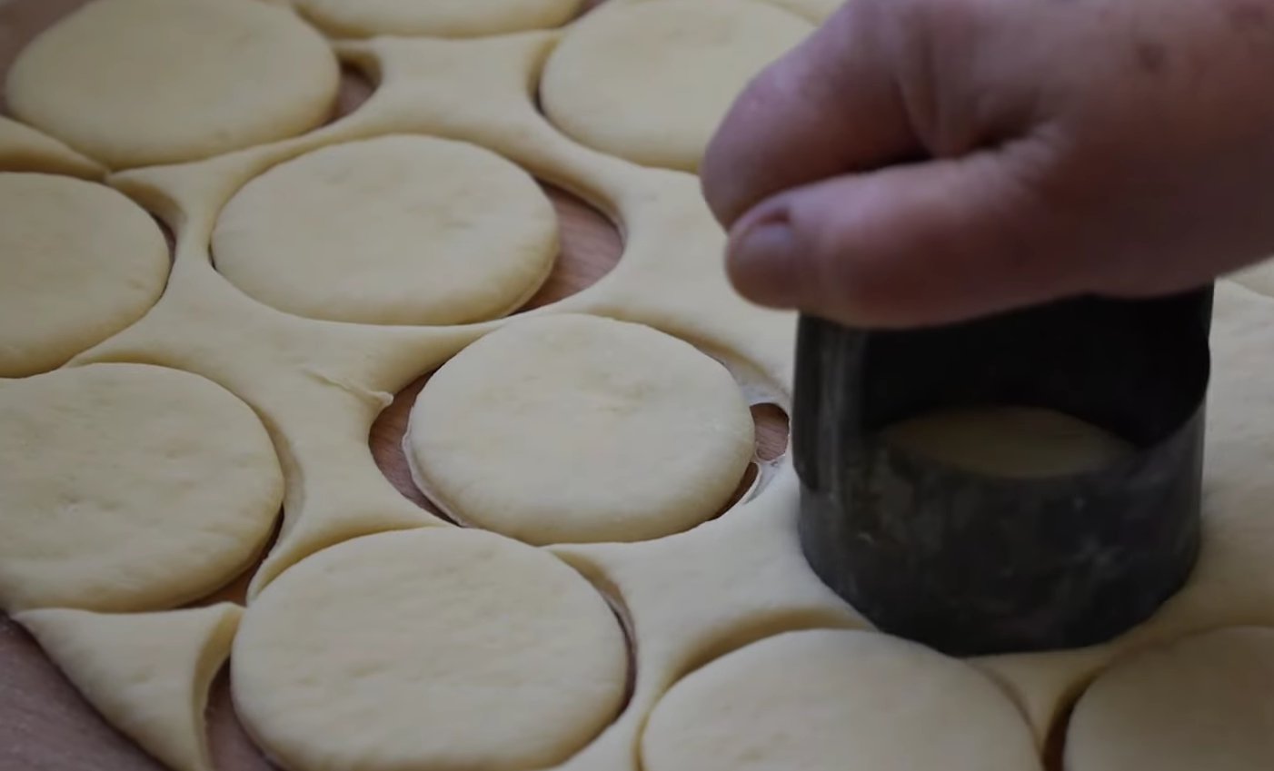 пампухи на дріжджовому тісті