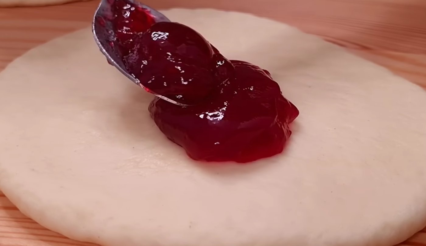 Це не просто булочки, це справжній Шедевр! Пухкі, як хмаринки, всі шукають цей рецепт