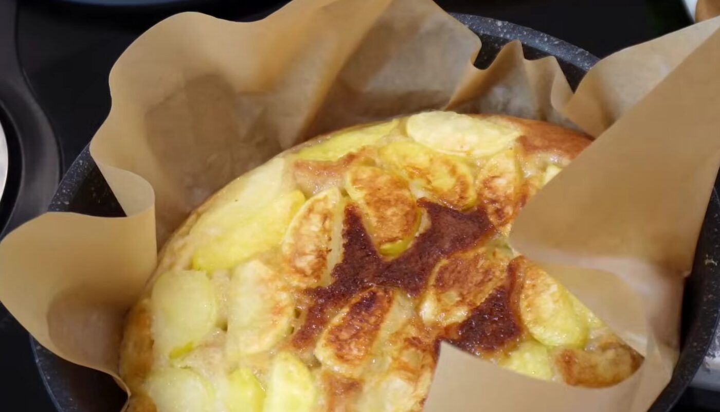 Яблучний пиріг "На сковороді"