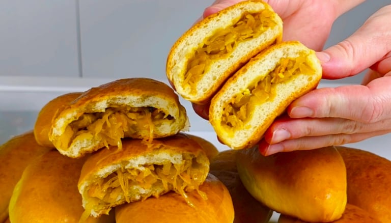 Пиріжки з капустою! Так вміє готувати тільки бабуся мого чоловіка, рецепт перевірений часом