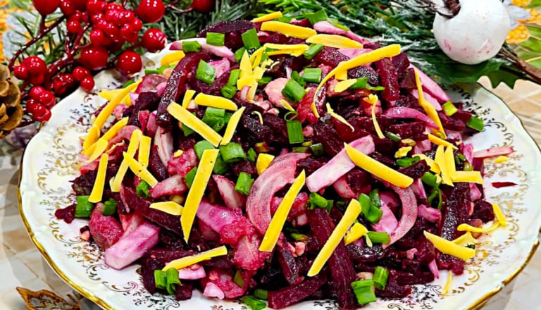 З'їдять за хвилину! Незвичайно простий і смачний з салат з банальних буряків