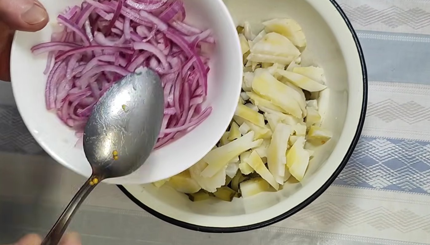 селянський салат з сала