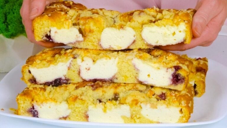 Просто додаю начинку ложкою, виходить така смакота, що не можливо зупинитись їсти