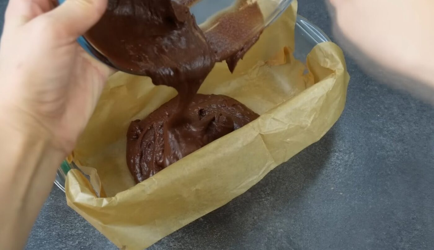 шоколадний пиріг в мікрохвильовці