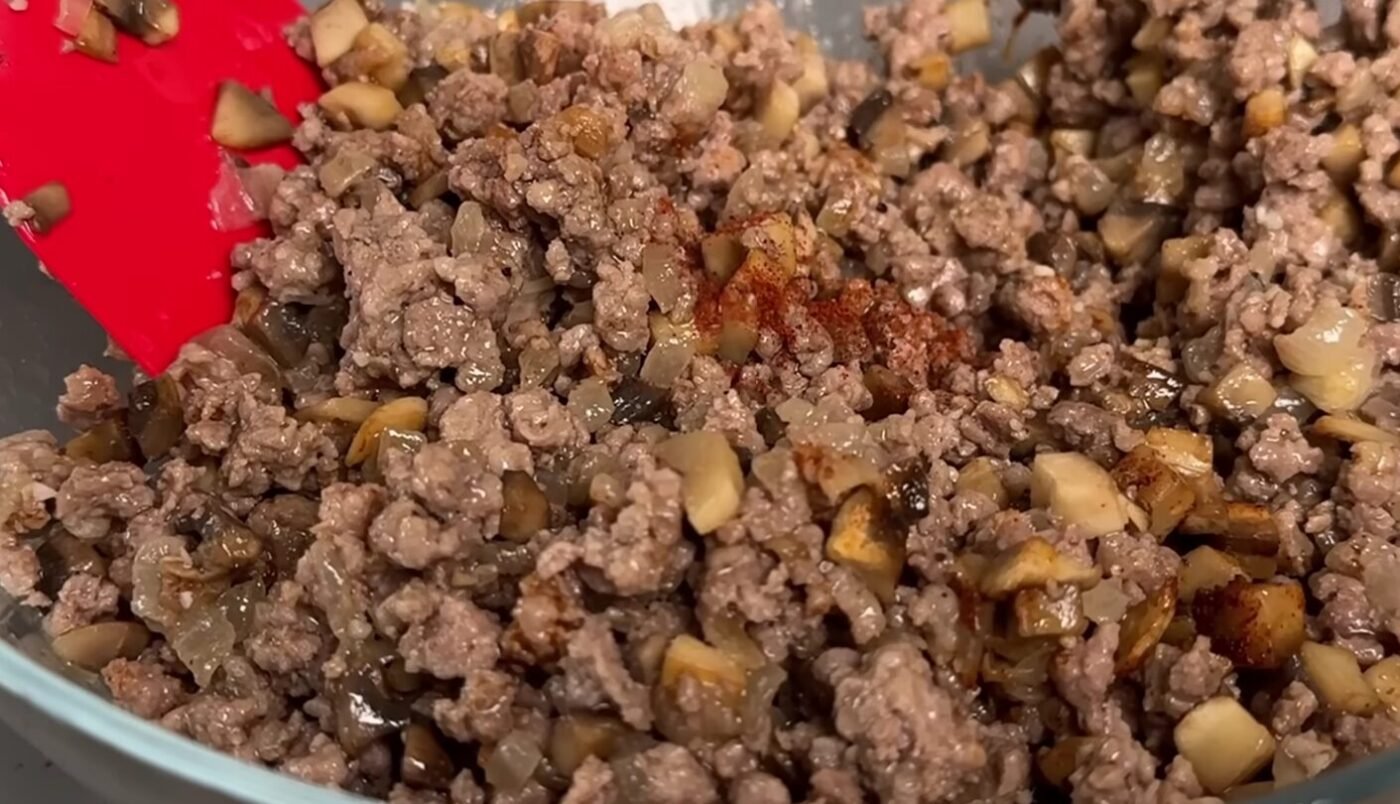М'ясна начинка з грибами на картопляні зрази