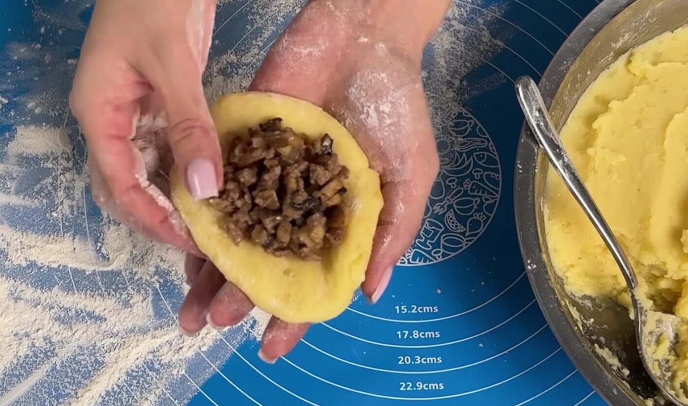 картопляні зрази з м'ясною начинкою