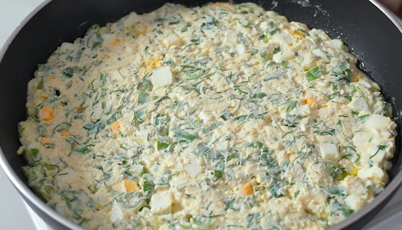 Сирний коржик на сковороді