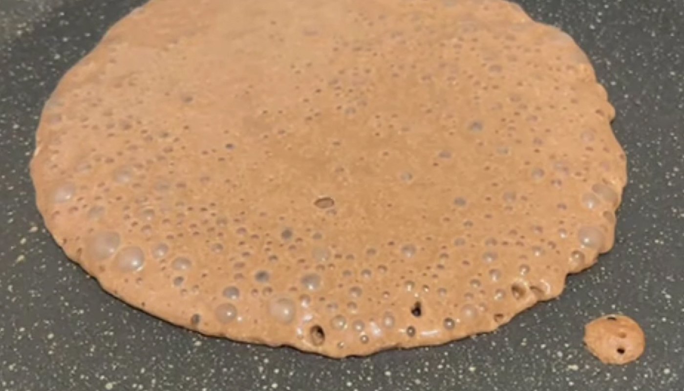 Пісні шоколадні Ажурні млинці на воді 