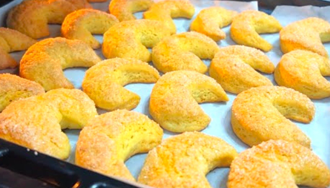 Склянка кефіру і 20 хвилин: Селянське печиво — хрустке зовні, м’яке всередині