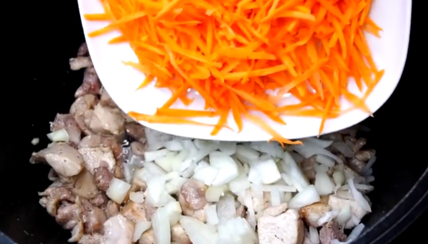 Вермішель з куркою і овочами