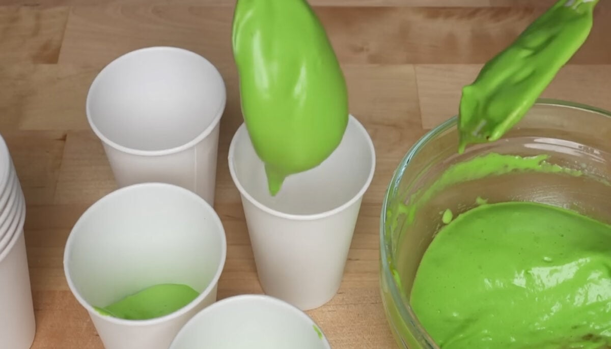 Зелений кондитерський мох