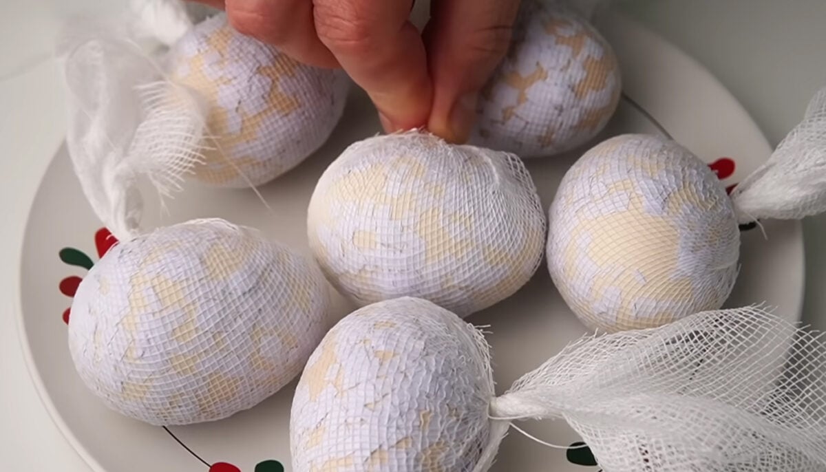 Як пофарбувати яйця на Великдень 2026