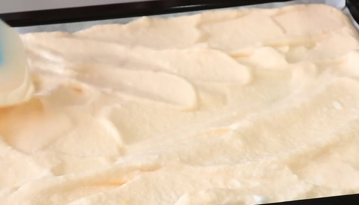 Дієтичний бісквітний рулет без борошна