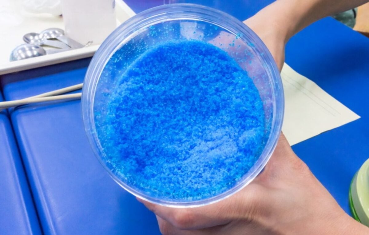 Старі яблуні ожили: один копійчаний засіб вилікував кору назавжди.