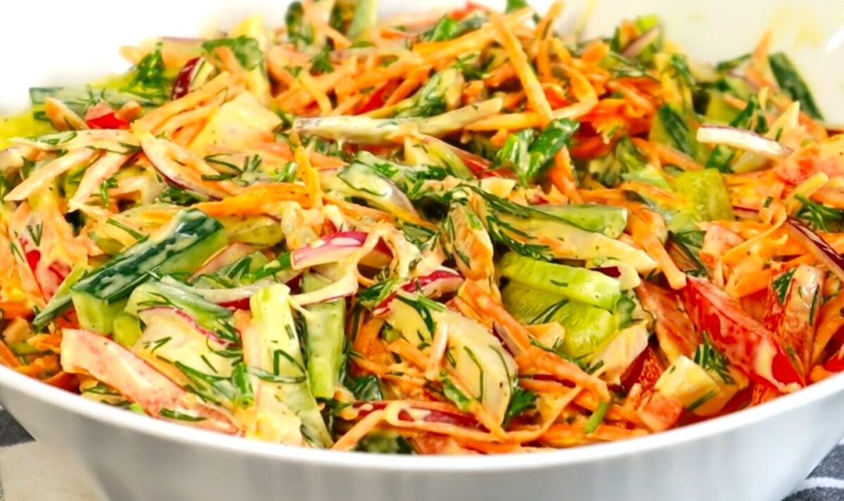 Думала, звичайний салат… а дарма: "Султан" - готується за 5 хвилин, а всі гості просять рецепт