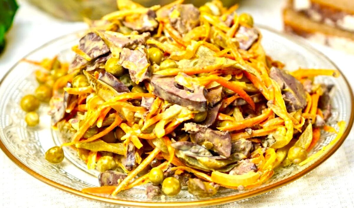 Цей салат більш ходовий за Олів'є: з печінкою - простий і економний, від співробітниці Тані