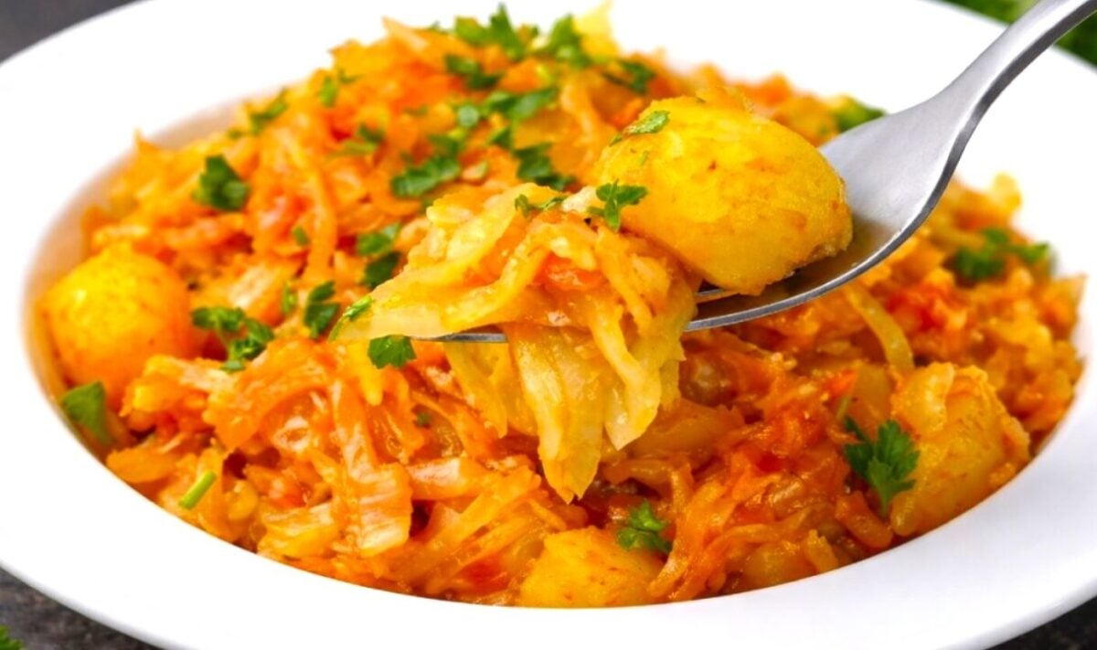 Таку тушену капусту вміє готувати тільки мама: забутий рецепт з дитинства