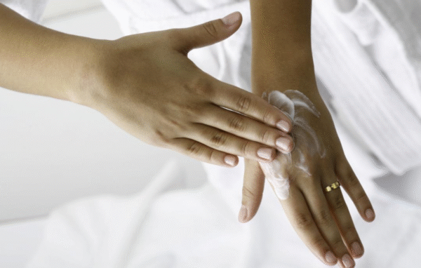 Опалювальний сезон почався - ось що треба зробити, щоб шкіра не лущилась