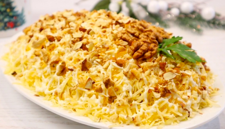 Ніжний, новорічний салат "Черепаха" - легкий, як перший сніг!