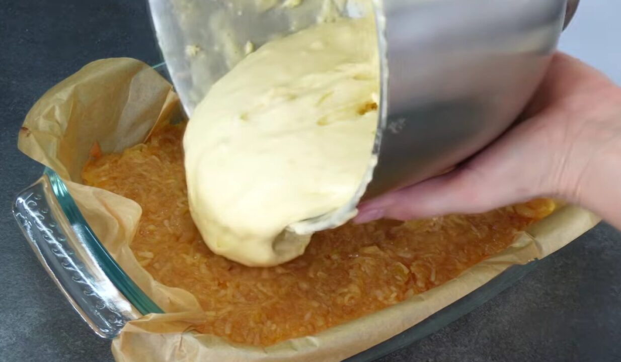 яблучний пиріг шарлотка