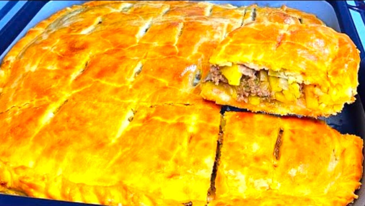 Готую його щотижня: м'ясний пиріг без дріжджів за 30 хвилин - з борщем заходить на "Ура"