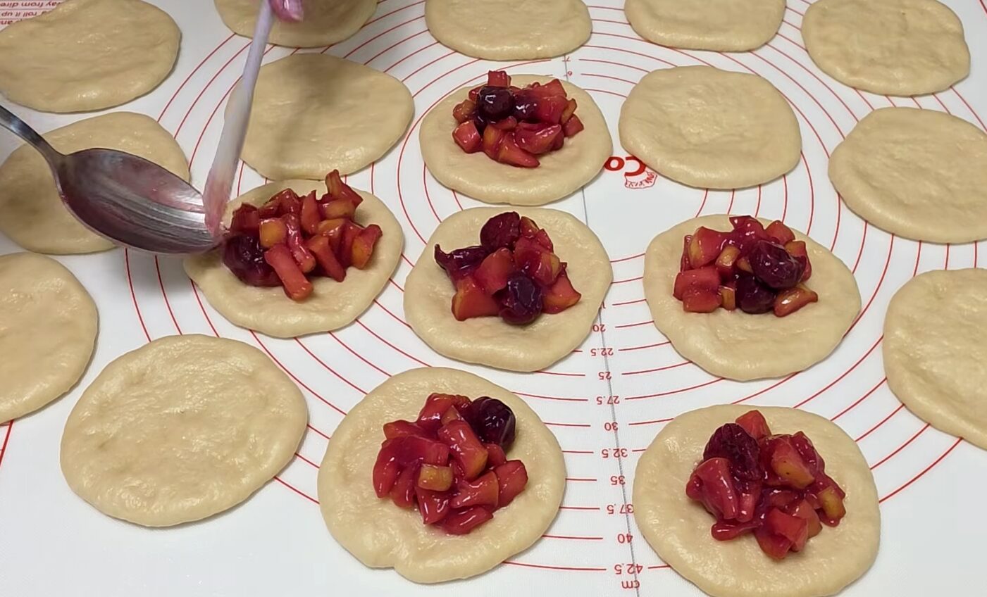 пухкі і м'які булочки, які  довго не черствіють