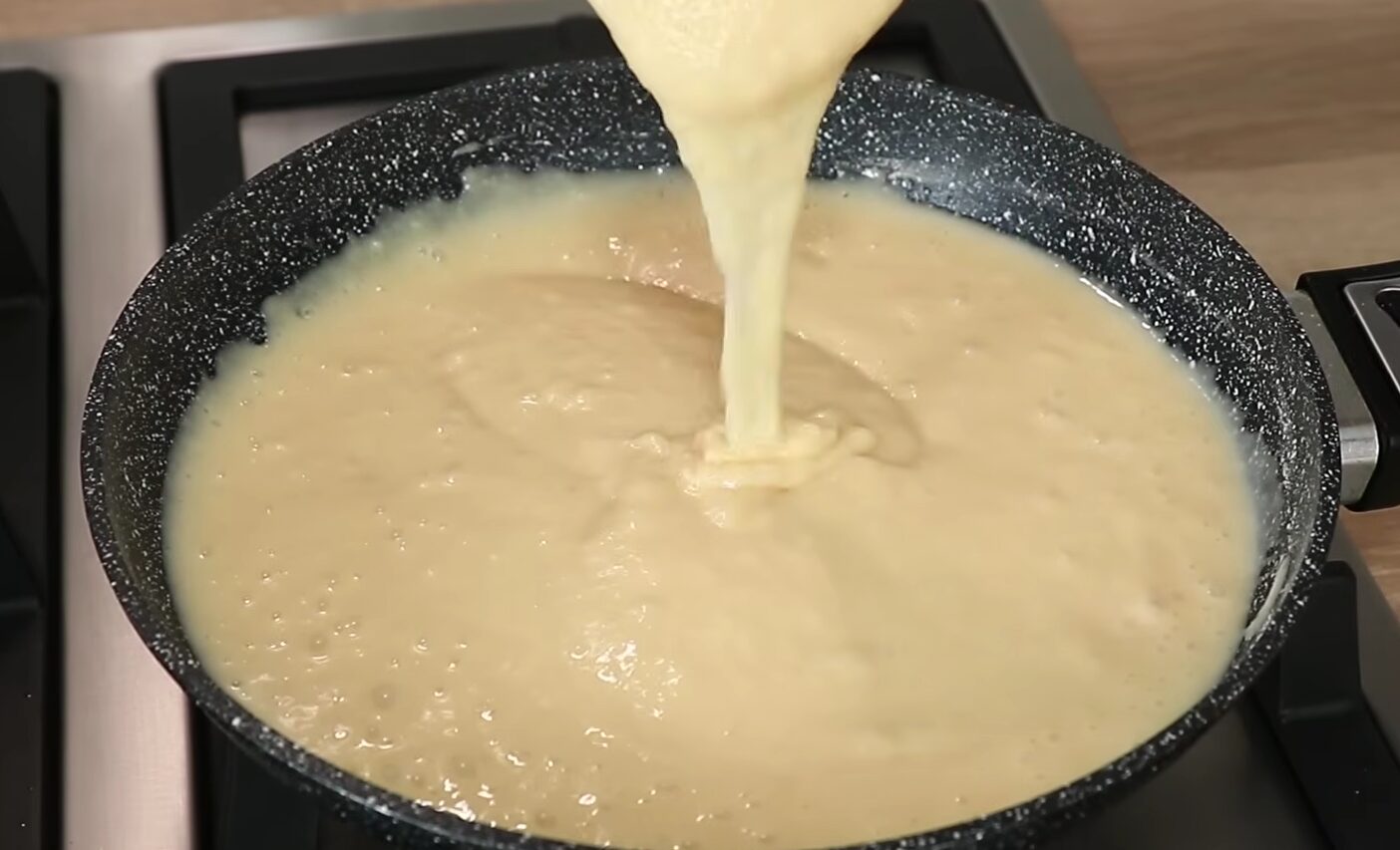 тісто на торт Рафаелло на сковороді